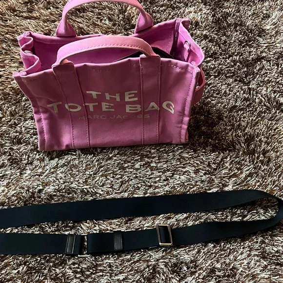 Marc Jacobs Pink Canvas Tote Bag with Bold Branding - Picture 6 of 7